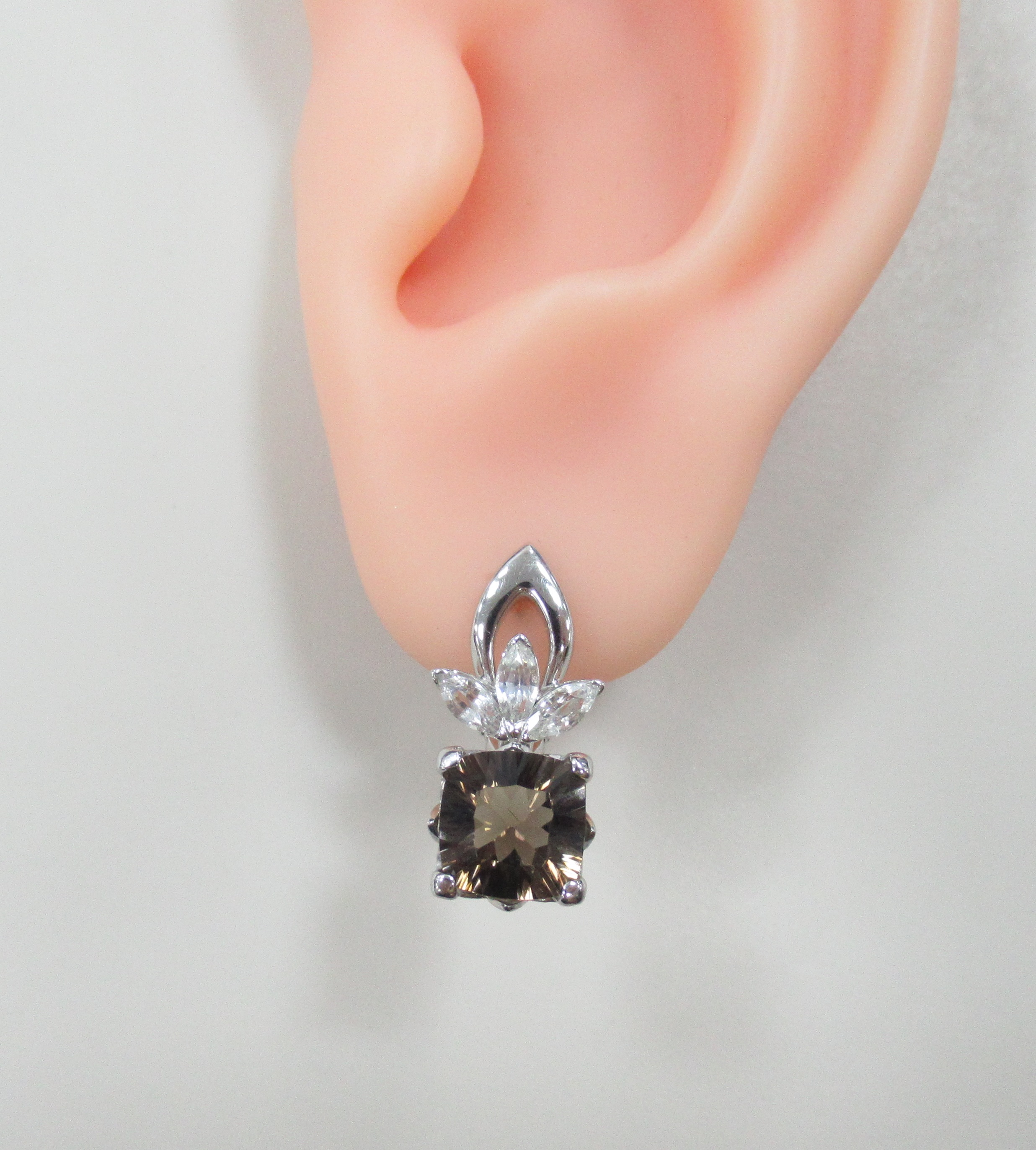 10512-000685 Серьги (Au 585)